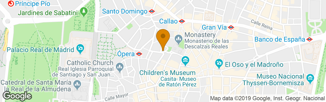 Hotel Room Mate Laura 