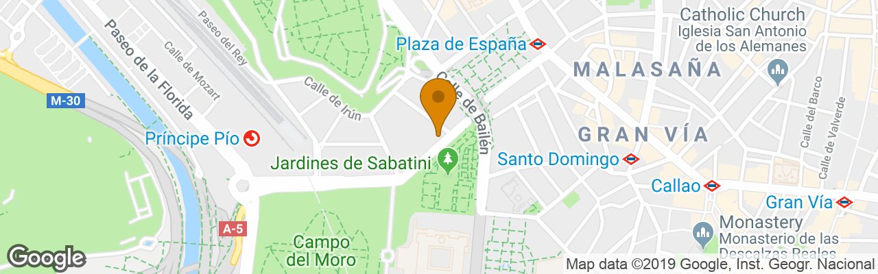 Apartamentos WooTravelling Plaza de Oriente Homtels 